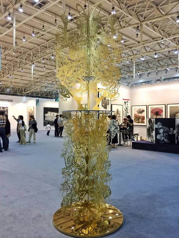 “多元亚洲”主题展上邬建安作品