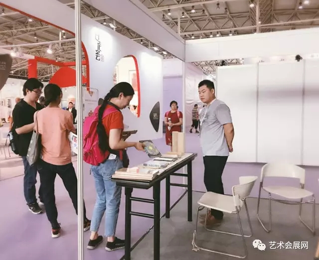 中国艺术会展网在展会现场